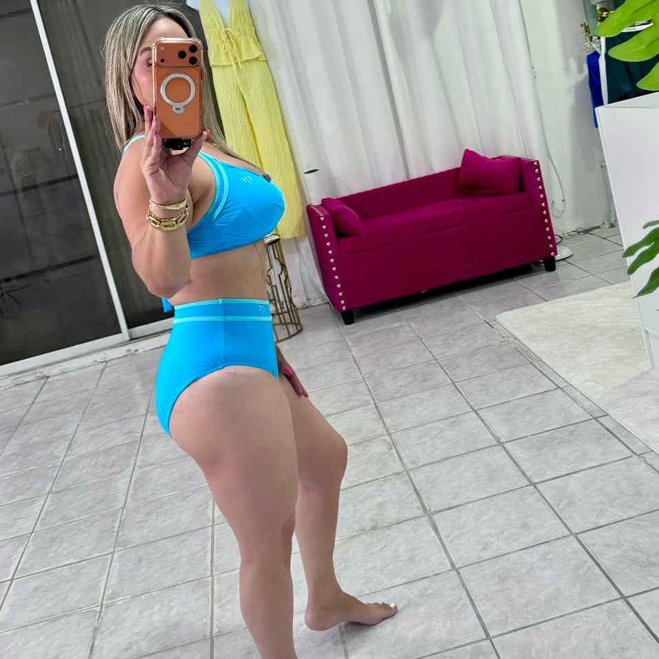 Aqua Curve