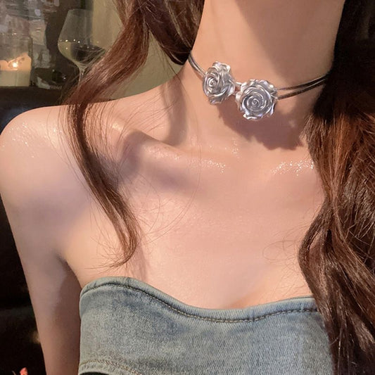 Choker flor plata